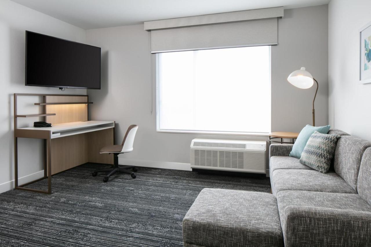 Towneplace Suites By Marriott Oconomowoc Exteriér fotografie