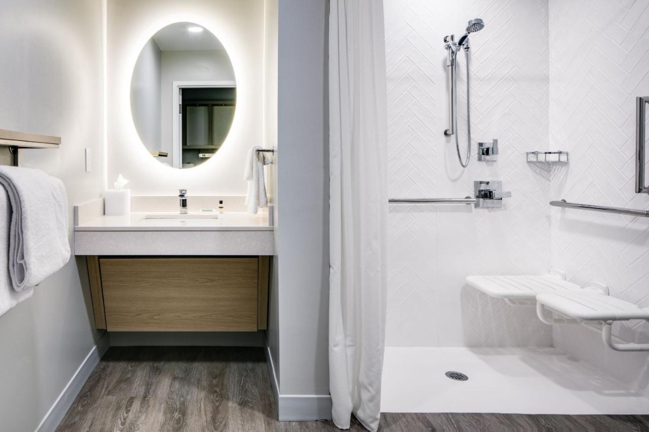 Towneplace Suites By Marriott Oconomowoc Exteriér fotografie