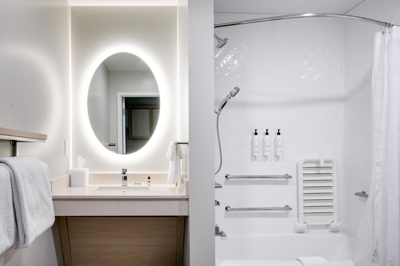 Towneplace Suites By Marriott Oconomowoc Exteriér fotografie