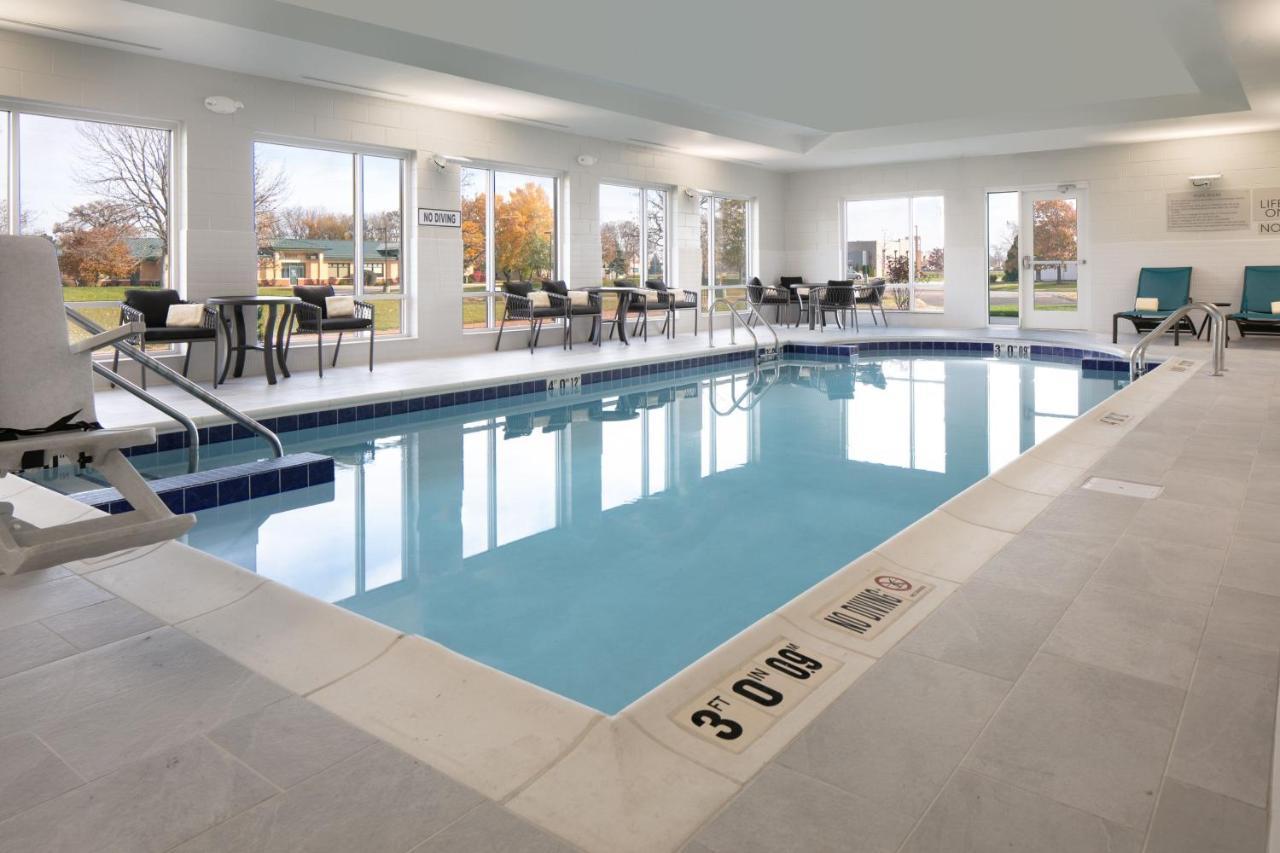 Towneplace Suites By Marriott Oconomowoc Exteriér fotografie